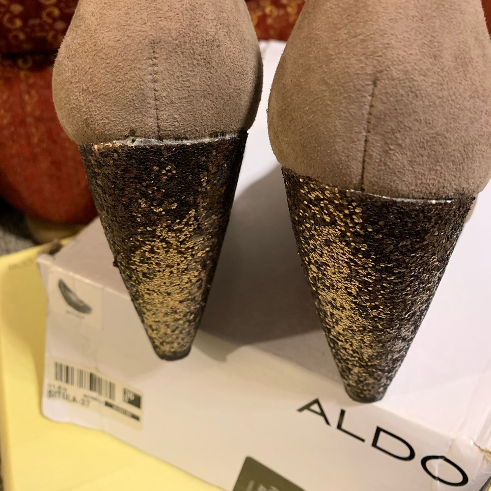 Shoes - Picture 4 of 6